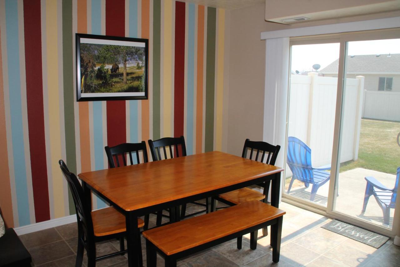 3 Queen Beds, 1 Twin Bed, 2 Rooms, 1 And A Half Bath, Self Check-In, Flexcation Equipped Айдахо-Фолс Экстерьер фото